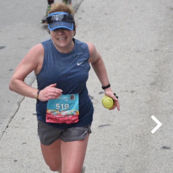 Women’s EUC NIKE Dri-fit L blue ombré tank - Picture 6 of 8